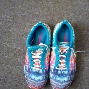 Sketcher tie dye shoes